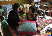 園校社區(qū)婦聯(lián)開展“感恩母親，共建和諧”走訪慰問活動